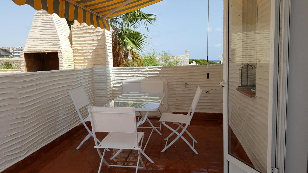 Bonita Casa En Urbanizacion Privada Muy Cerca Del Mar Y De Alicante 格兰阿利坎特 外观 照片