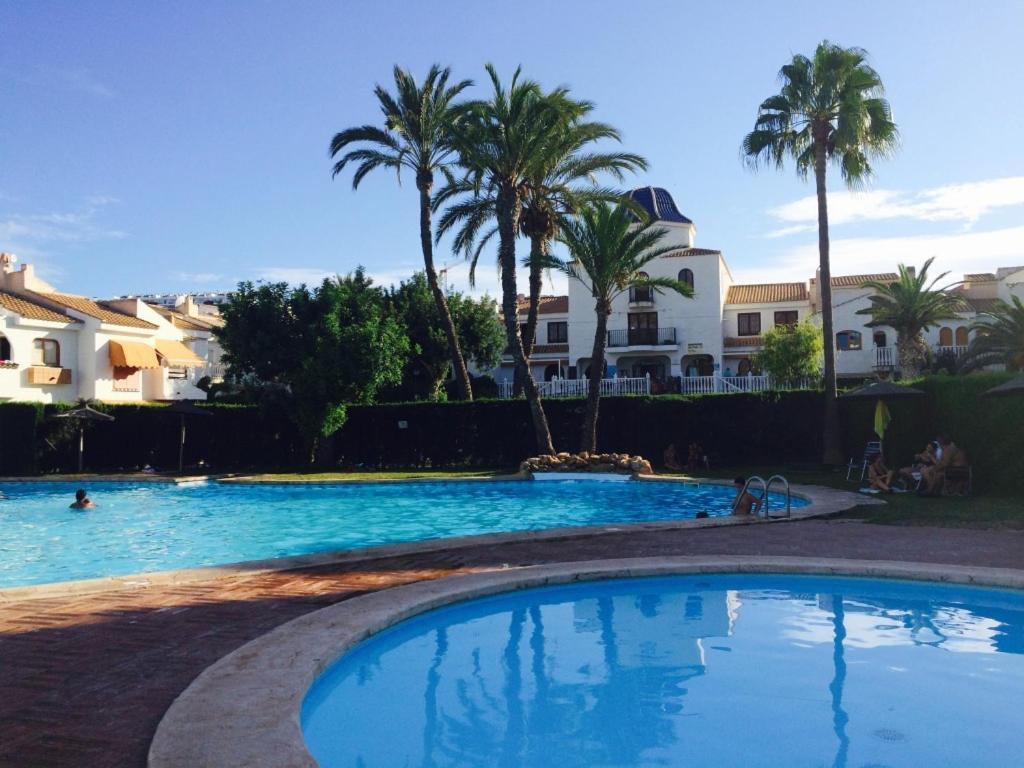 Bonita Casa En Urbanizacion Privada Muy Cerca Del Mar Y De Alicante 格兰阿利坎特 外观 照片