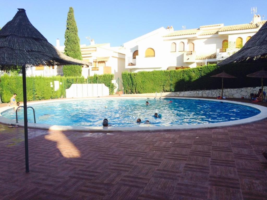 Bonita Casa En Urbanizacion Privada Muy Cerca Del Mar Y De Alicante 格兰阿利坎特 外观 照片