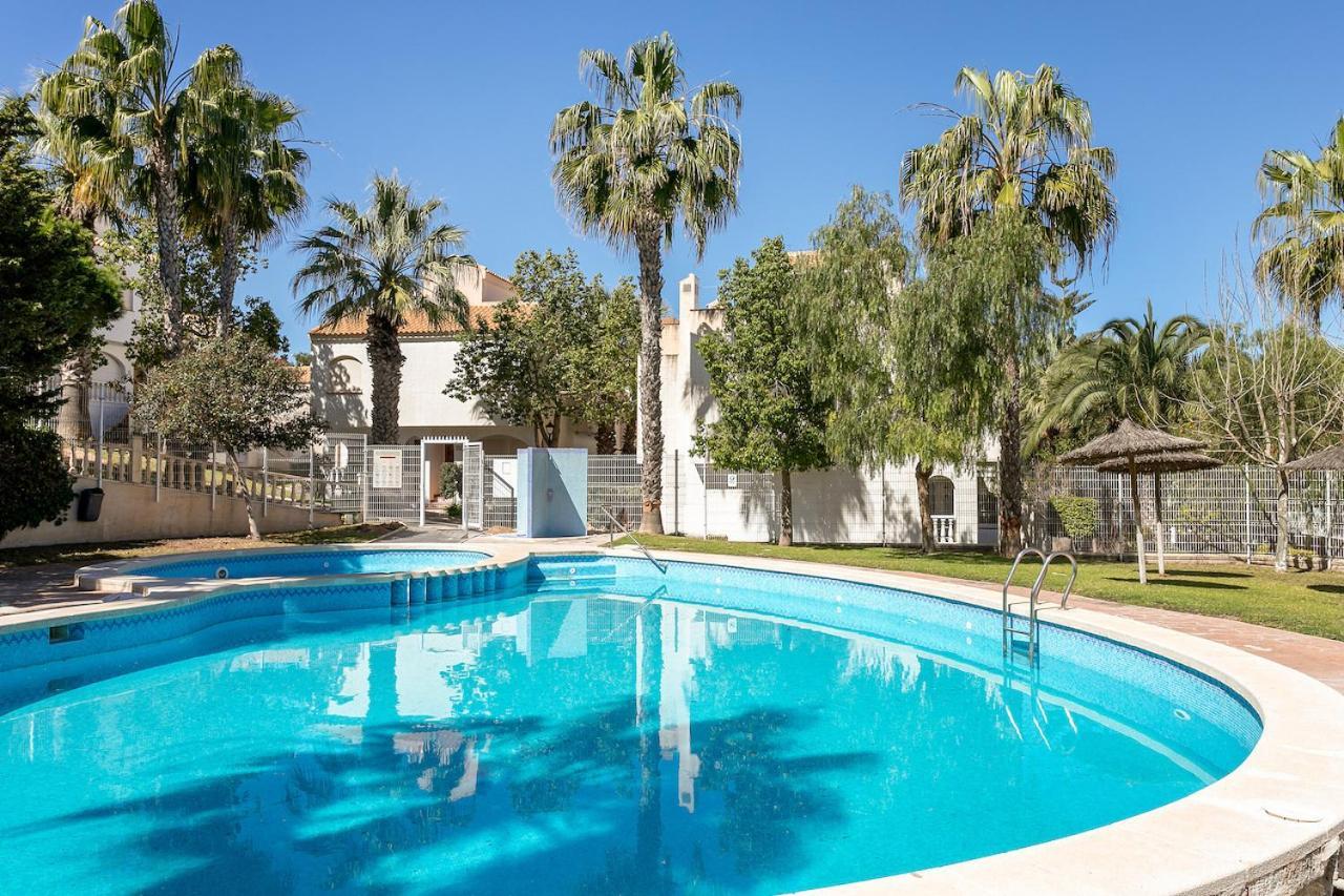 Bonita Casa En Urbanizacion Privada Muy Cerca Del Mar Y De Alicante 格兰阿利坎特 外观 照片